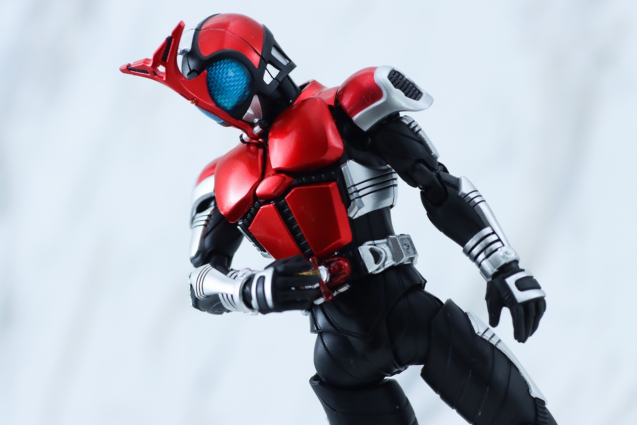 S.H.フィギュアーツ 真骨彫製法　仮面ライダーカブト ライダーフォーム 真骨彫 10th Anniversary Ver.　レビュー　アクション