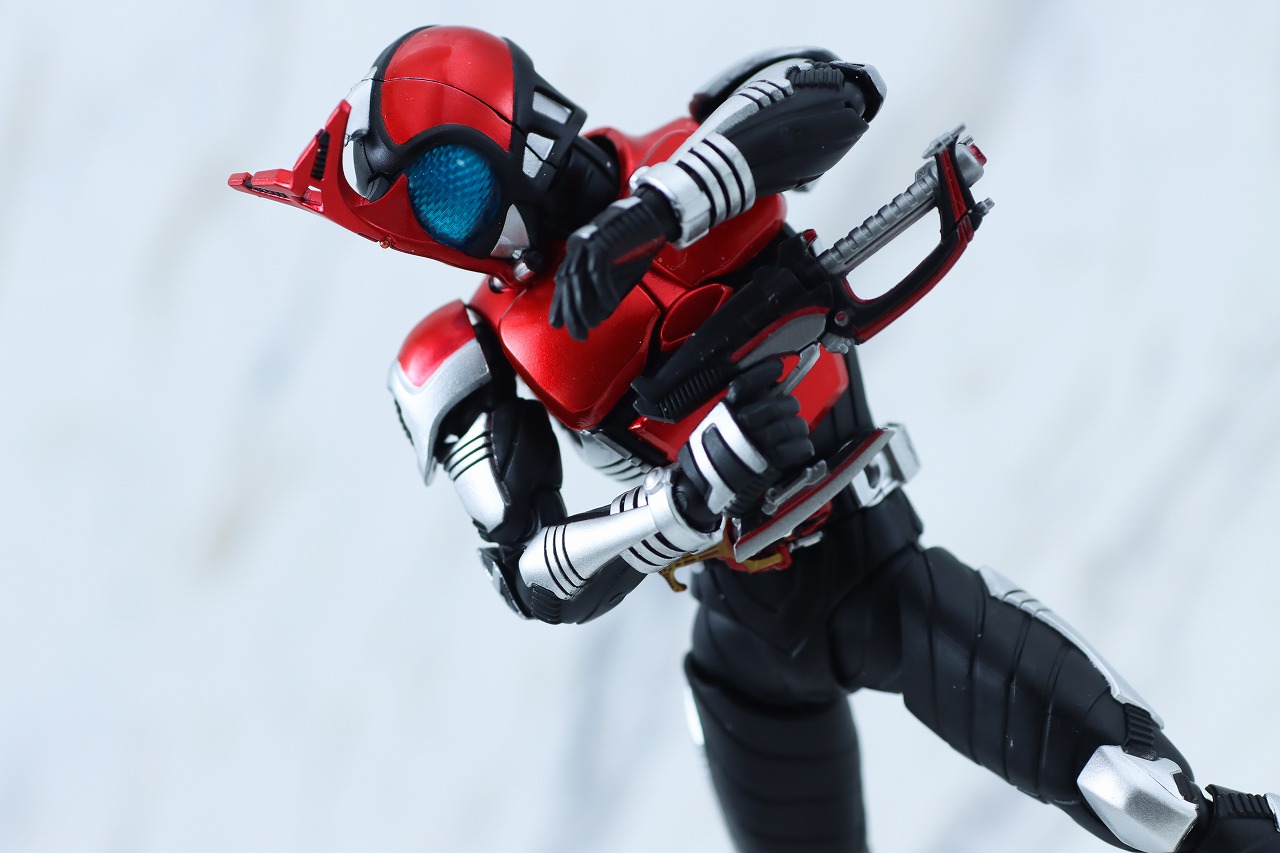 S.H.フィギュアーツ 真骨彫製法　仮面ライダーカブト ライダーフォーム 真骨彫 10th Anniversary Ver.　レビュー　アクション