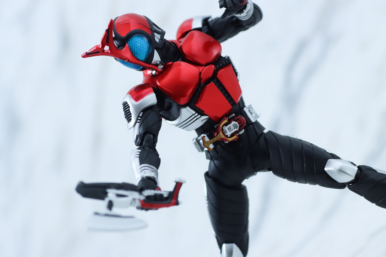 S.H.フィギュアーツ 真骨彫製法　仮面ライダーカブト ライダーフォーム 真骨彫 10th Anniversary Ver.　レビュー　アクション