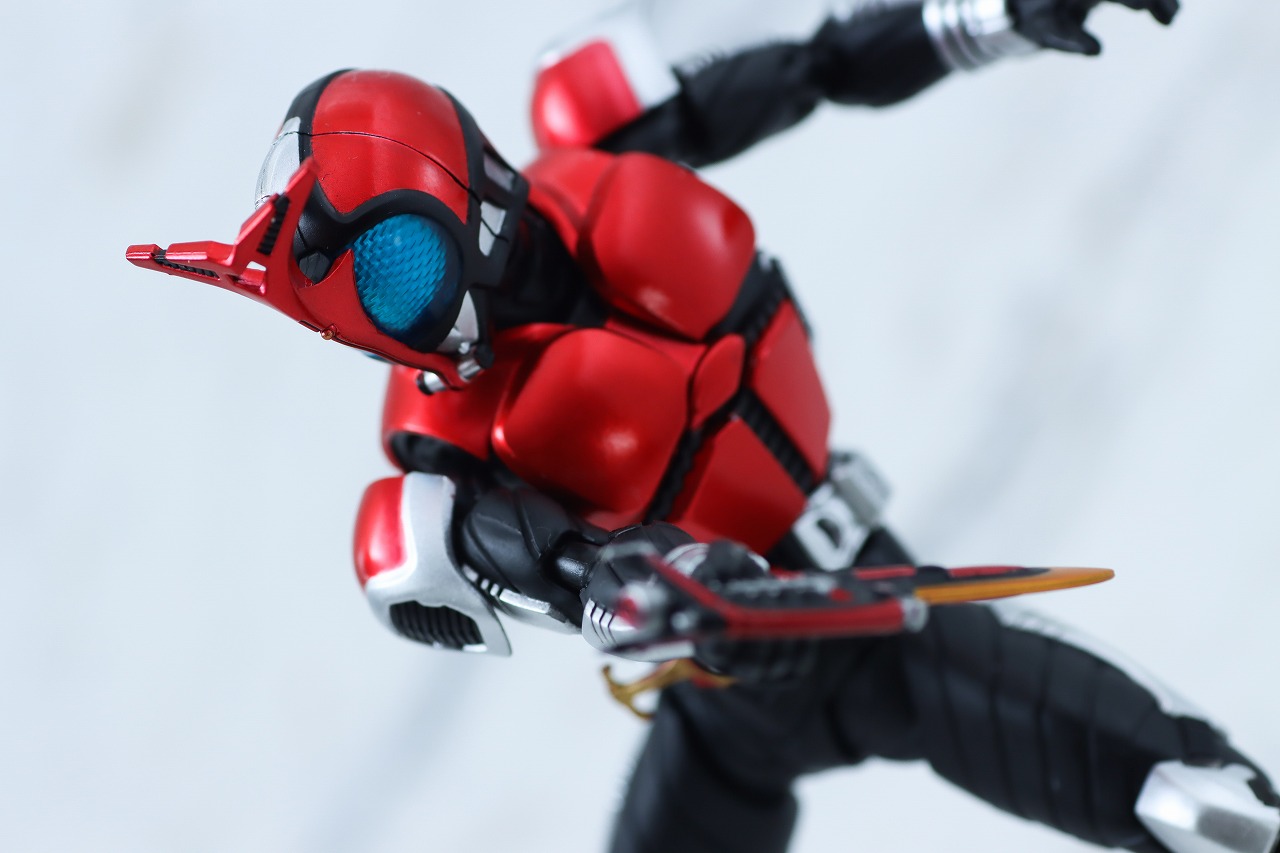 S.H.フィギュアーツ 真骨彫製法　仮面ライダーカブト ライダーフォーム 真骨彫 10th Anniversary Ver.　レビュー　アクション