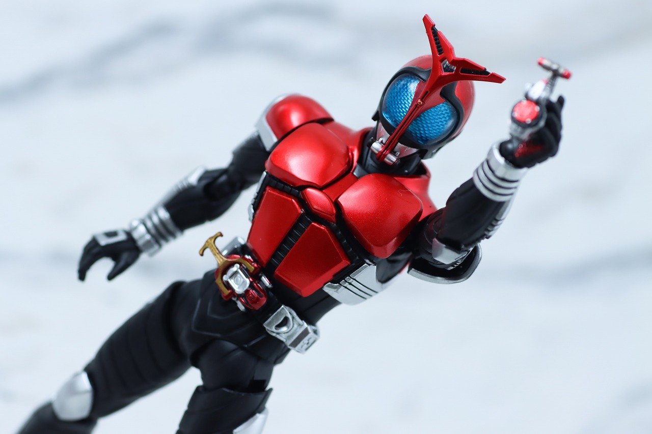 S.H.フィギュアーツ 真骨彫製法　仮面ライダーカブト ライダーフォーム 真骨彫 10th Anniversary Ver.　レビュー　アクション