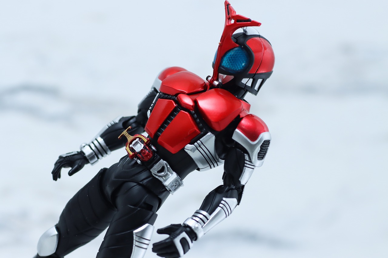 S.H.フィギュアーツ 真骨彫製法　仮面ライダーカブト ライダーフォーム 真骨彫 10th Anniversary Ver.　レビュー　アクション