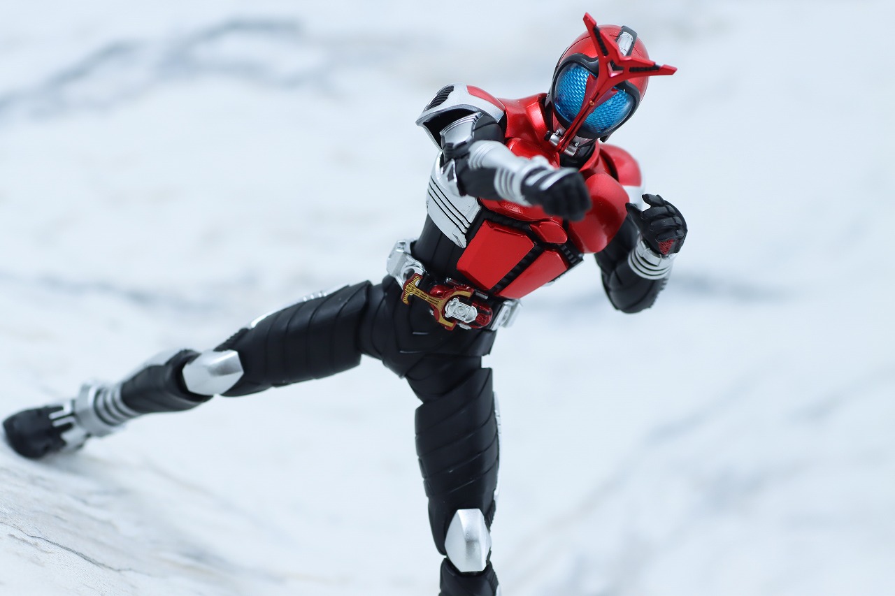 S.H.フィギュアーツ 真骨彫製法　仮面ライダーカブト ライダーフォーム 真骨彫 10th Anniversary Ver.　レビュー　アクション