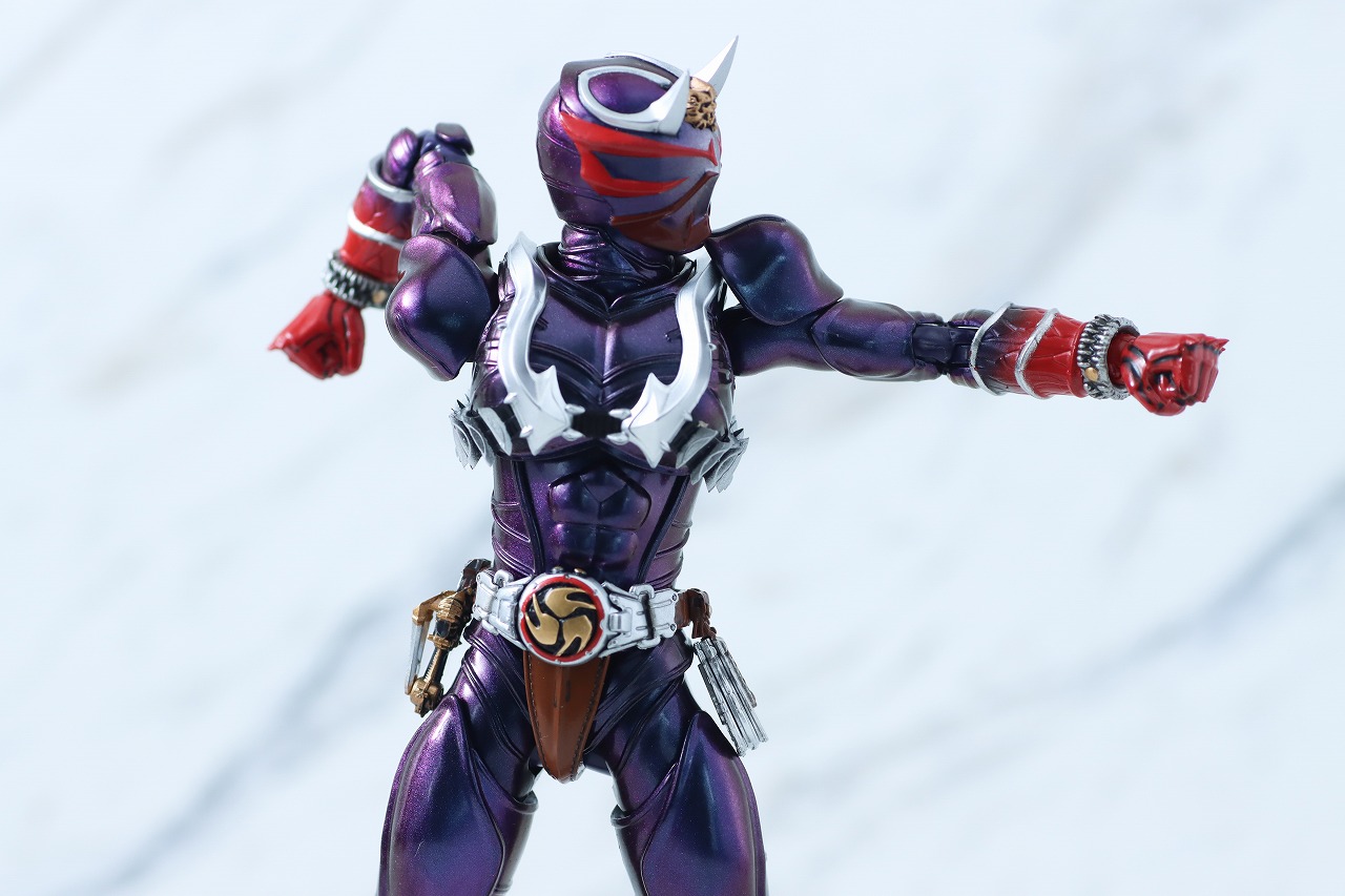 S.H.フィギュアーツ 真骨彫製法　仮面ライダー響鬼　真骨彫 10th Anniversary Ver.　レビュー　可動範囲