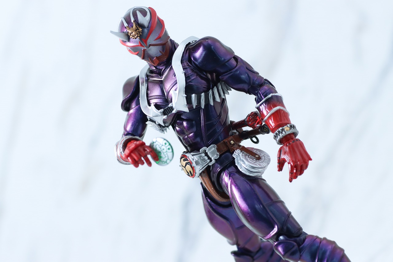 S.H.フィギュアーツ 真骨彫製法　仮面ライダー響鬼　真骨彫 10th Anniversary Ver.　レビュー　アクション