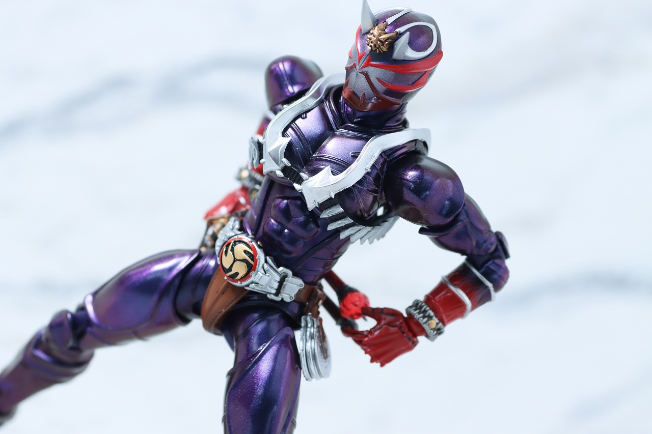 S.H.フィギュアーツ 真骨彫製法　仮面ライダー響鬼　真骨彫 10th Anniversary Ver.　レビュー　アクション