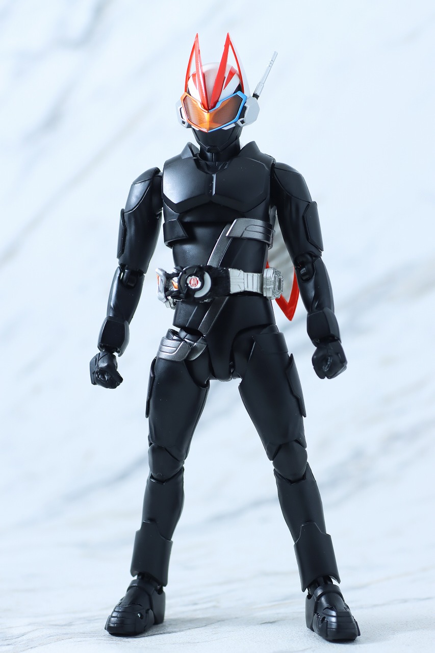 S.H.フィギュアーツ　デザイアグランプリ エントリーレイズセット　仮面ライダーギーツ　レイジングフォーム　本体