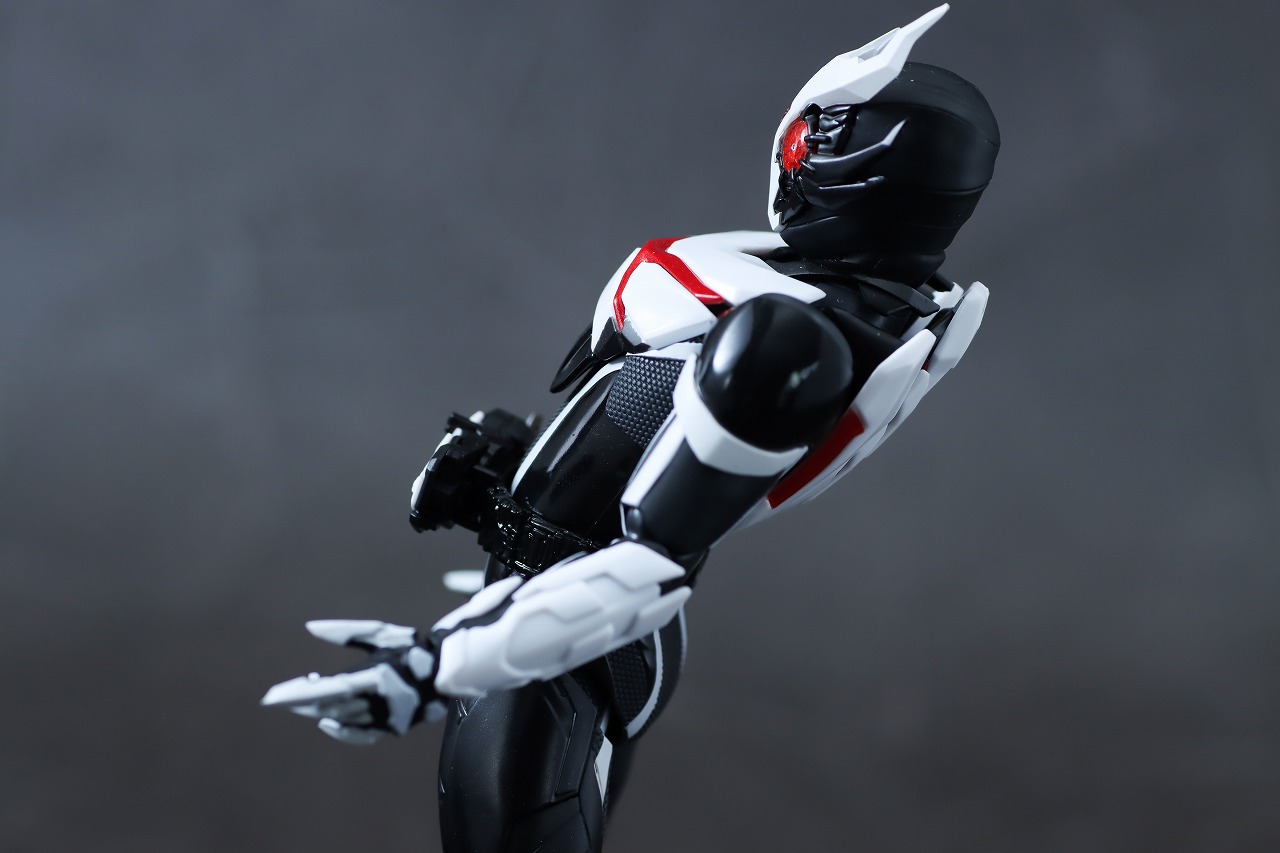 S.H.フィギュアーツ　仮面ライダーアークワン　　レビュー　可動範囲