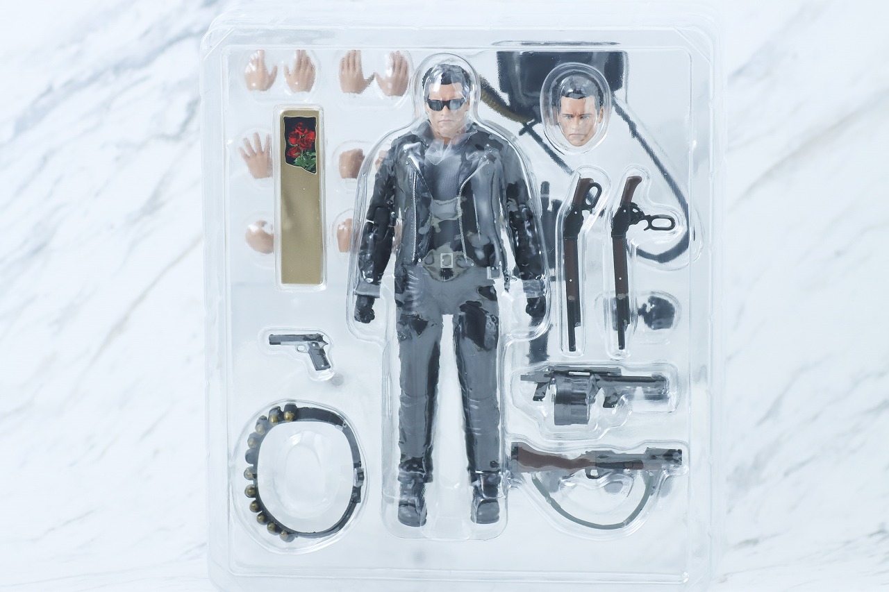 MAFEX　T-800　ターミネーター2　レビュー　パッケージ