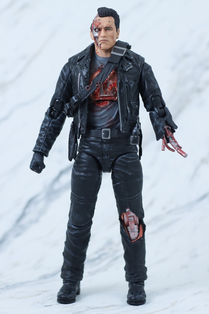 MAFEX　T-800　バトルダメージ版　ターミネーター2　レビュー　本体