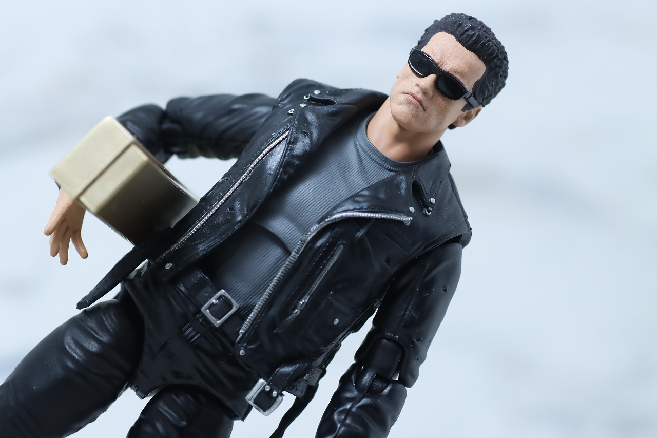 MAFEX　T-800　ターミネーター2　レビュー　アクション