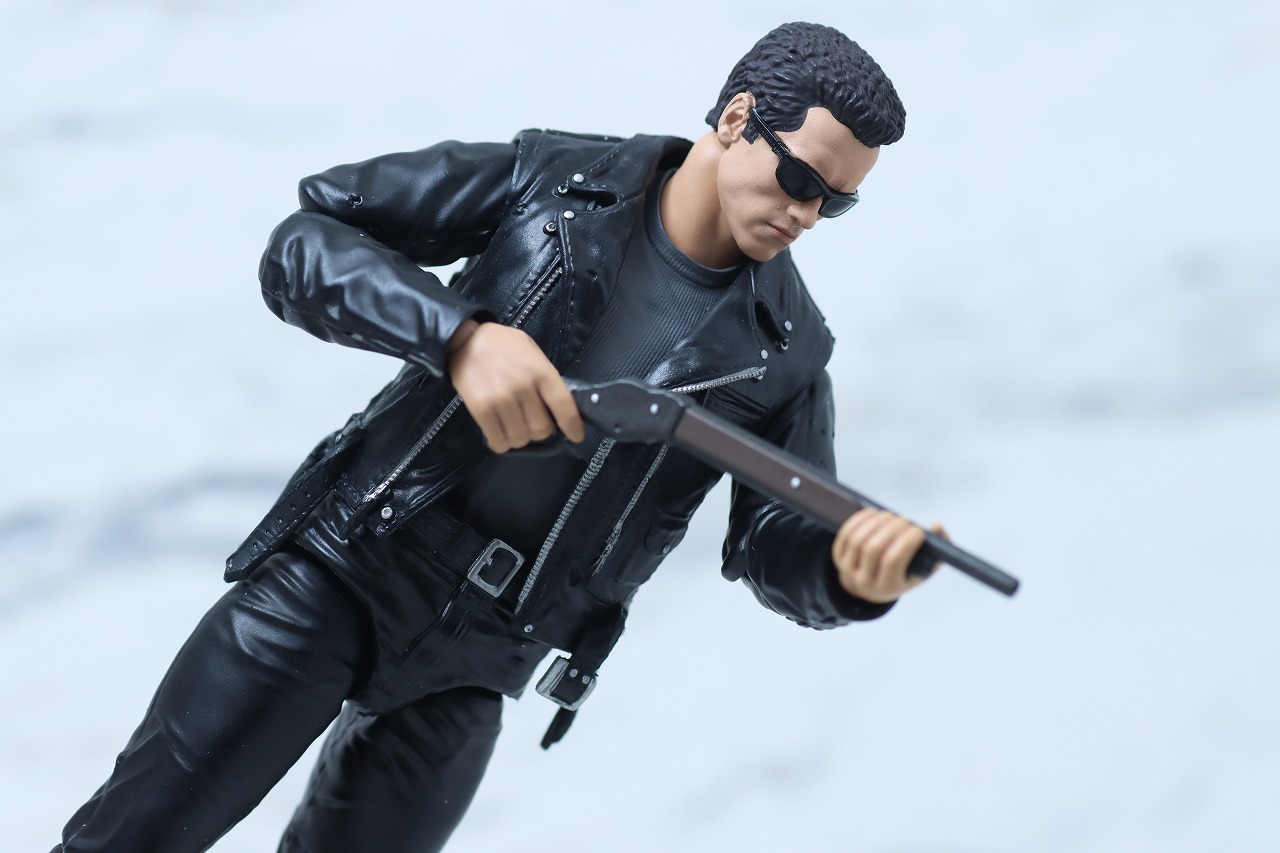 MAFEX　T-800　ターミネーター2　レビュー　アクション