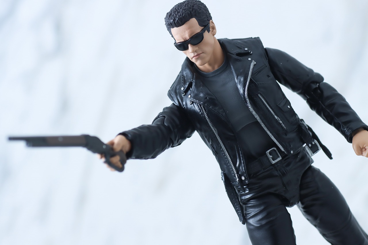 MAFEX　T-800　ターミネーター2　レビュー　アクション