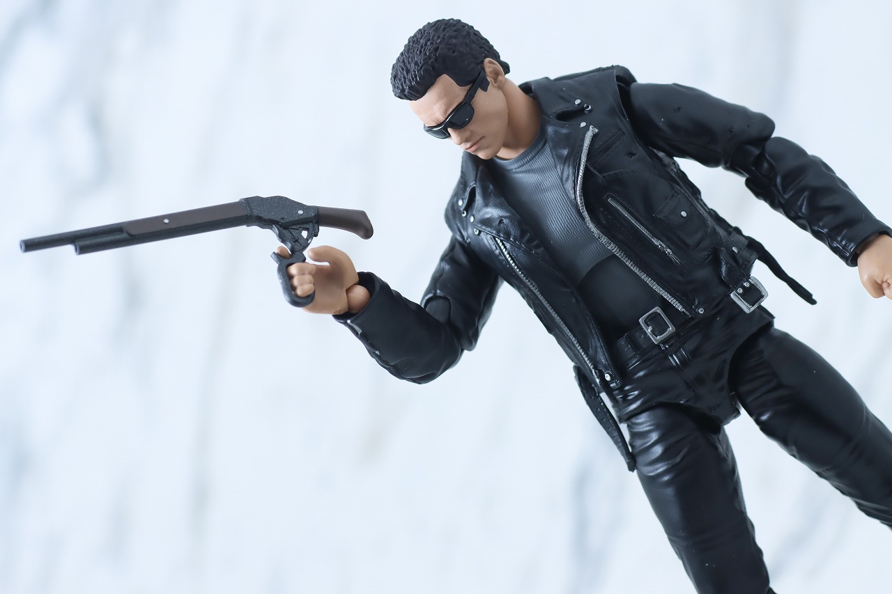 MAFEX　T-800　ターミネーター2　レビュー　アクション