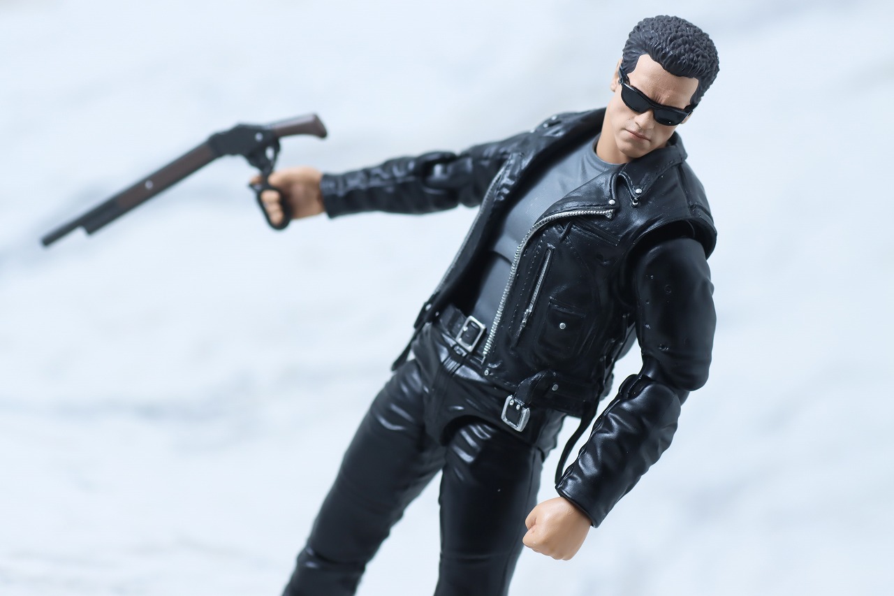 MAFEX　T-800　ターミネーター2　レビュー　アクション