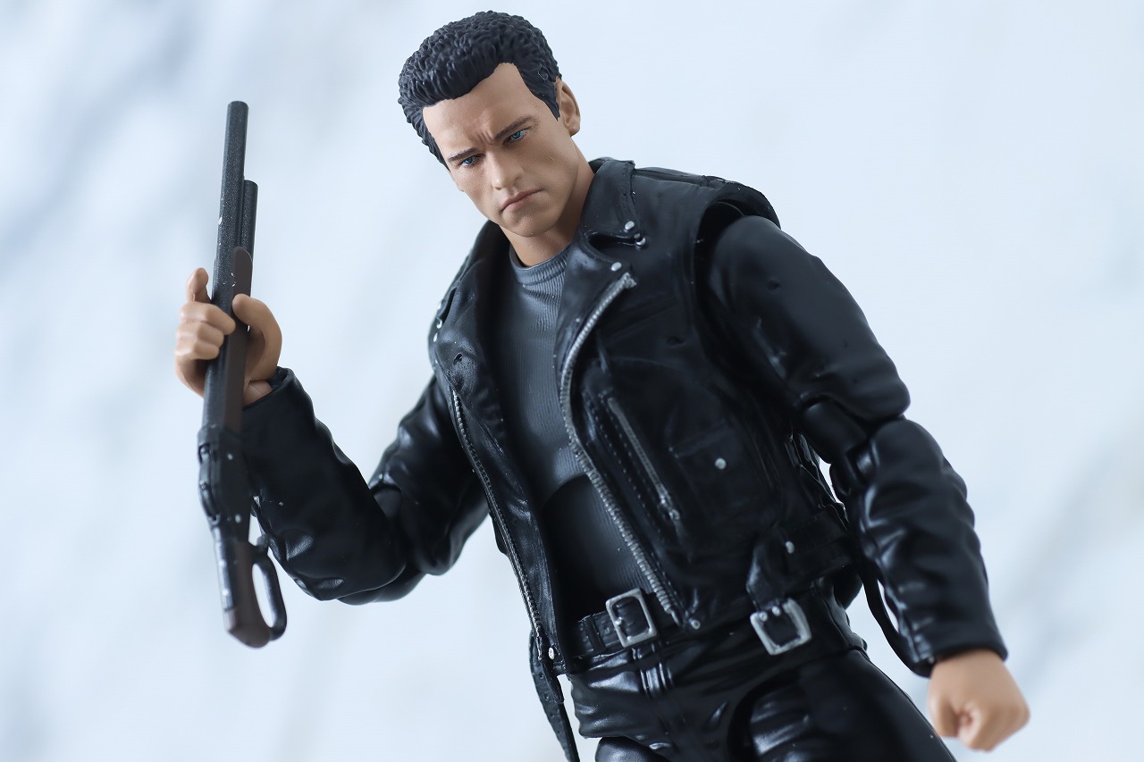 MAFEX　T-800　ターミネーター2　レビュー　アクション