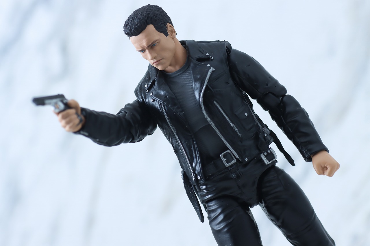 MAFEX　T-800　ターミネーター2　レビュー　アクション