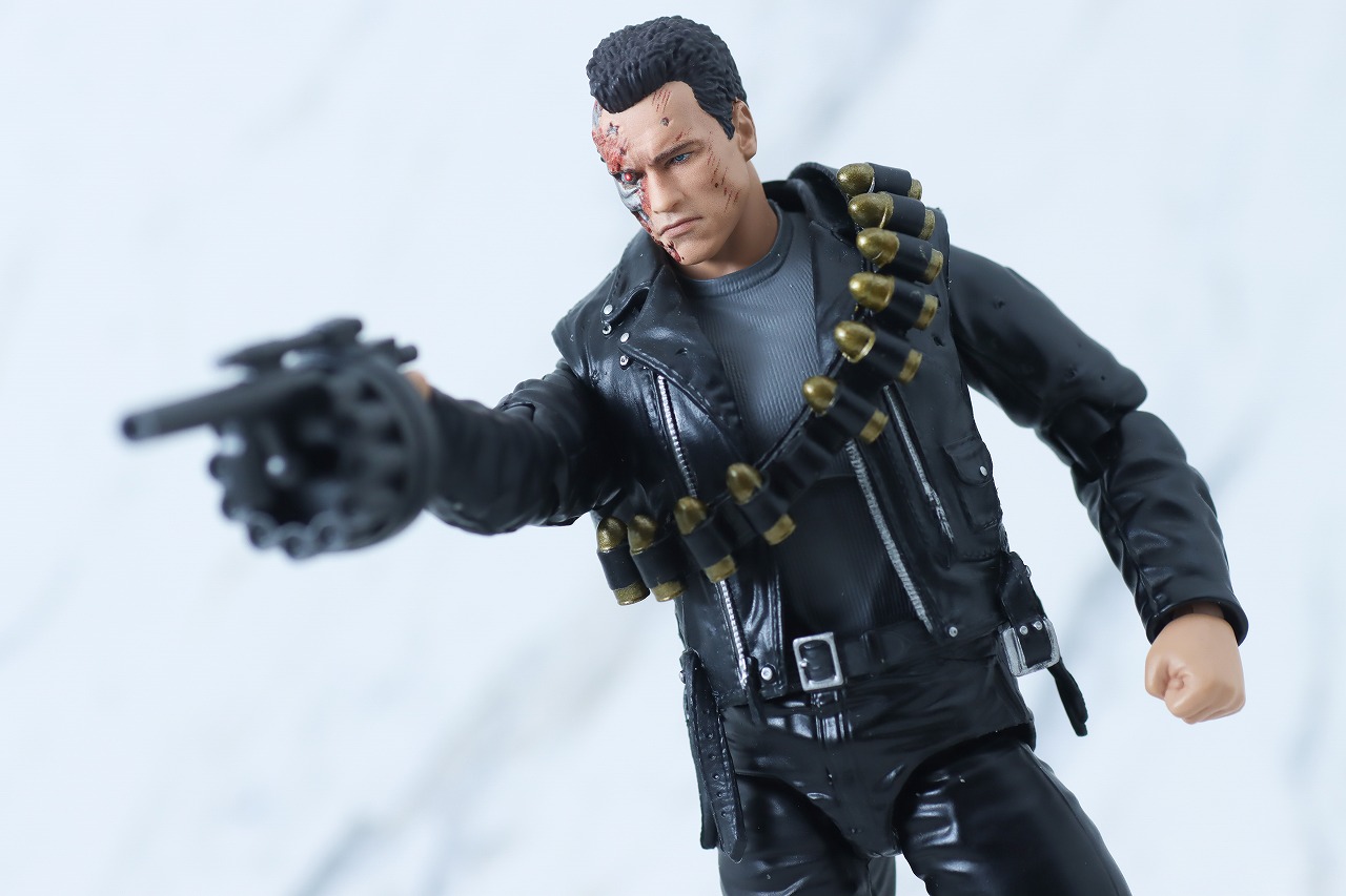 MAFEX　T-800　ターミネーター2　レビュー　アクション