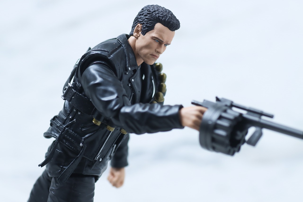 MAFEX　T-800　ターミネーター2　レビュー　アクション