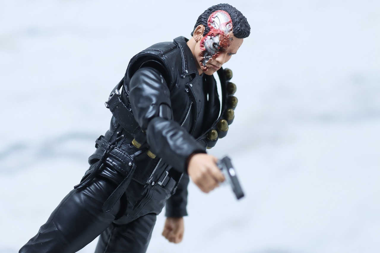 MAFEX　T-800　ターミネーター2　レビュー　アクション