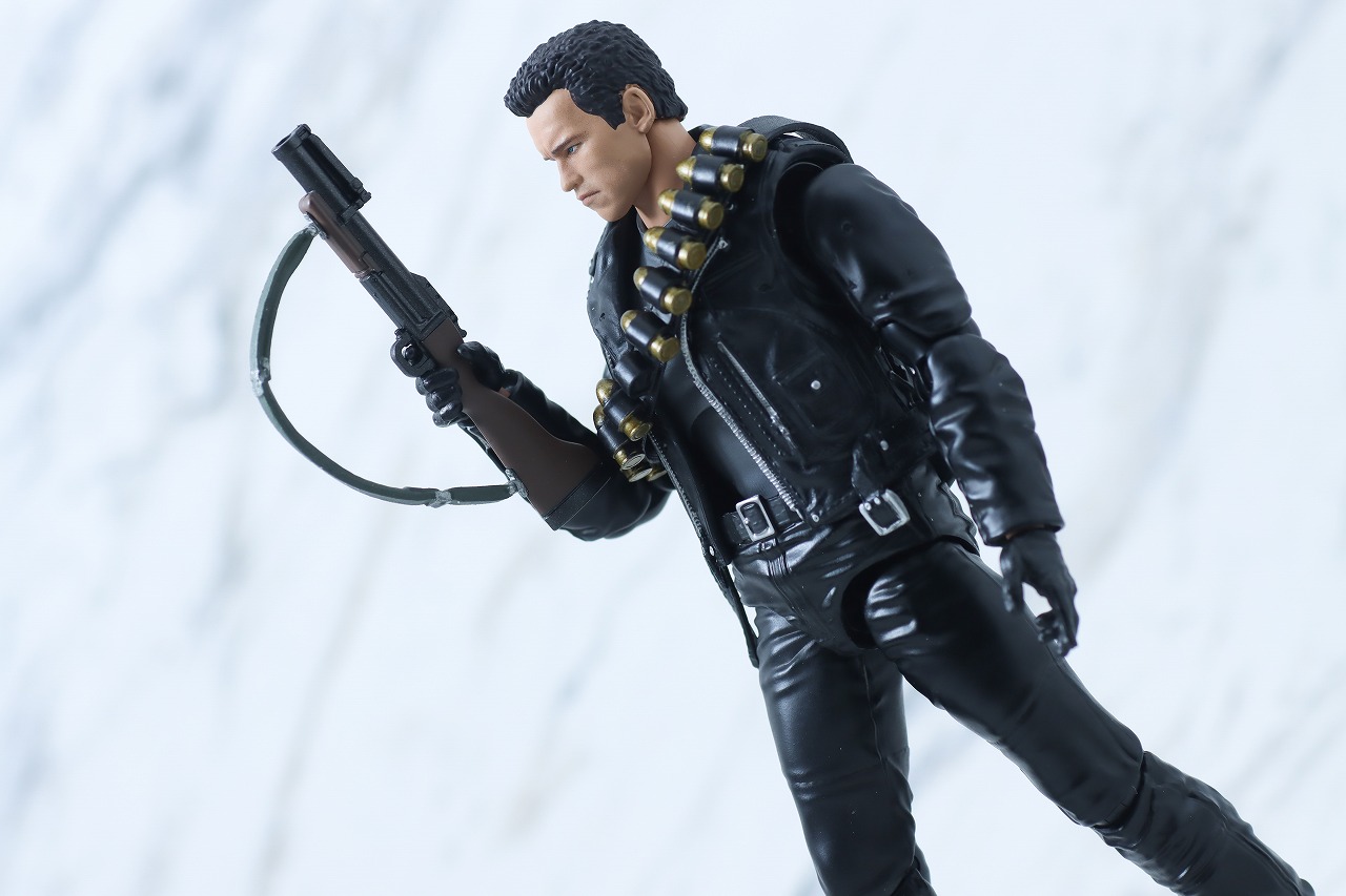 MAFEX　T-800　ターミネーター2　レビュー　アクション