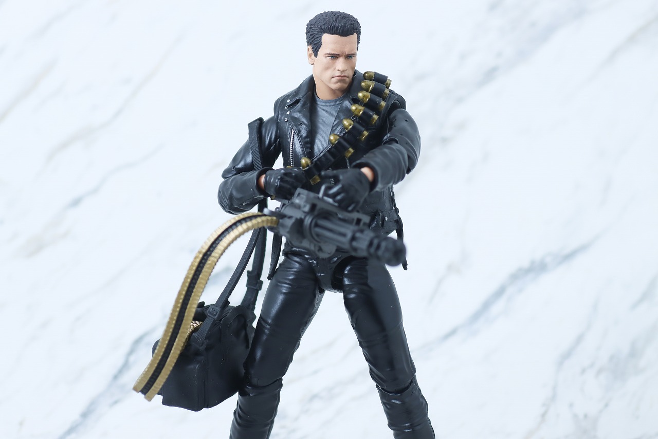 MAFEX　T-800　ターミネーター2　レビュー　アクション