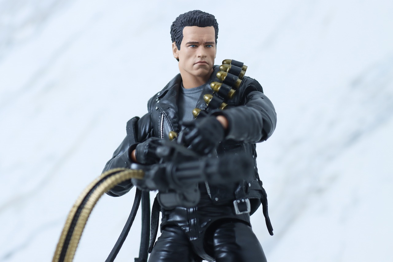 MAFEX　T-800　ターミネーター2　レビュー　アクション