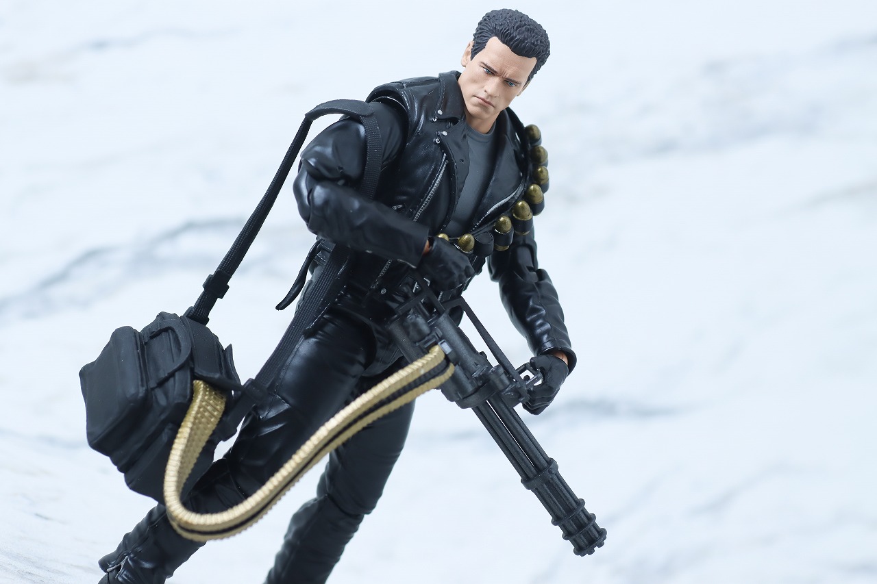 MAFEX　T-800　ターミネーター2　レビュー　アクション