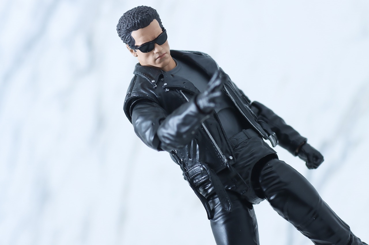 MAFEX　T-800　ターミネーター2　レビュー　アクション