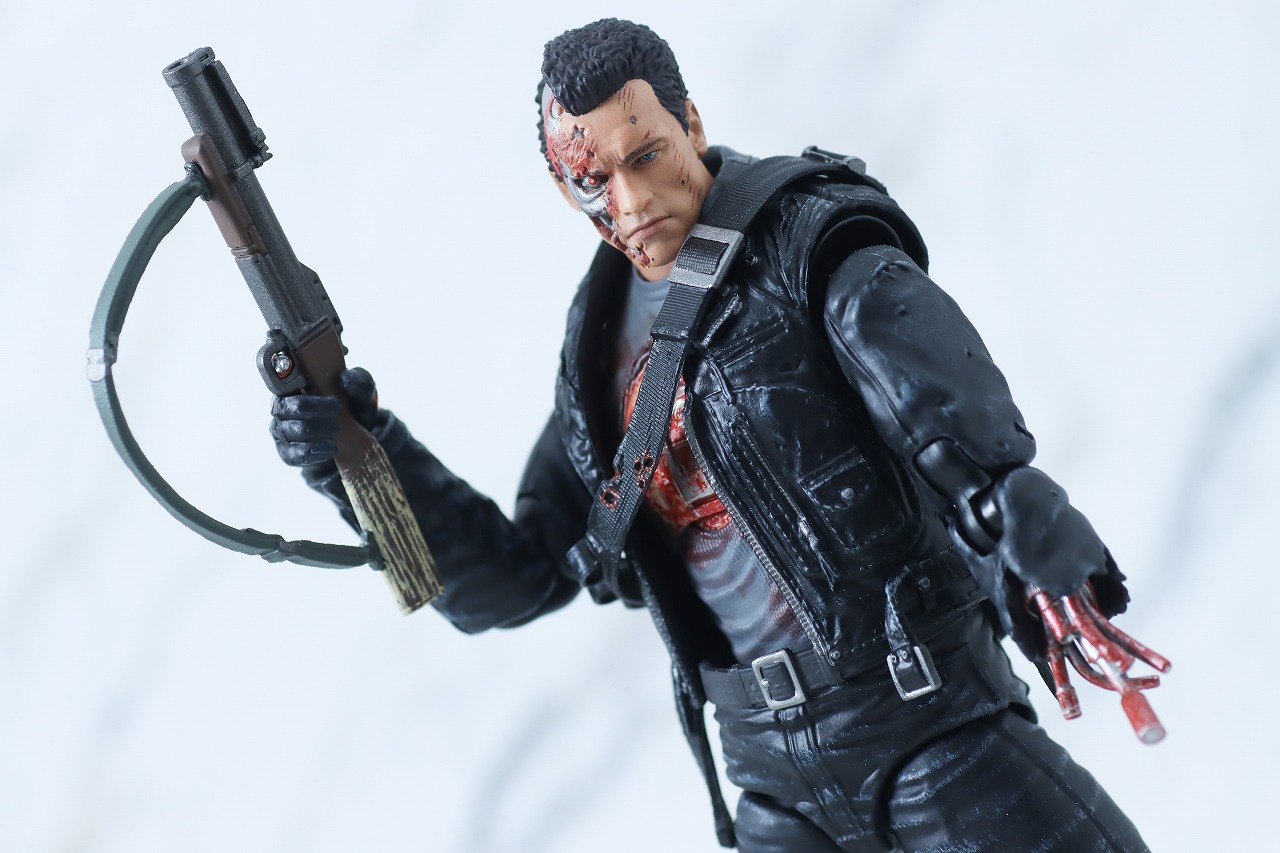 MAFEX　T-800 バトルダメージ版（『ターミネーター2』）　レビュー