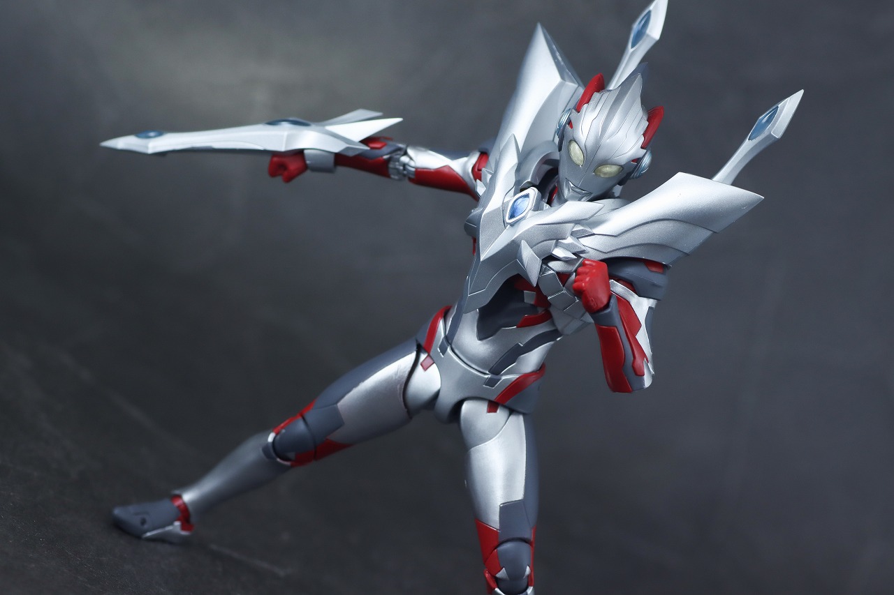 S.H.フィギュアーツ　ウルトラマンエックス（『ニュージェネレーション スターズ』Ver.）　レビュー　アクション　ウルトラマンゼロアーマー