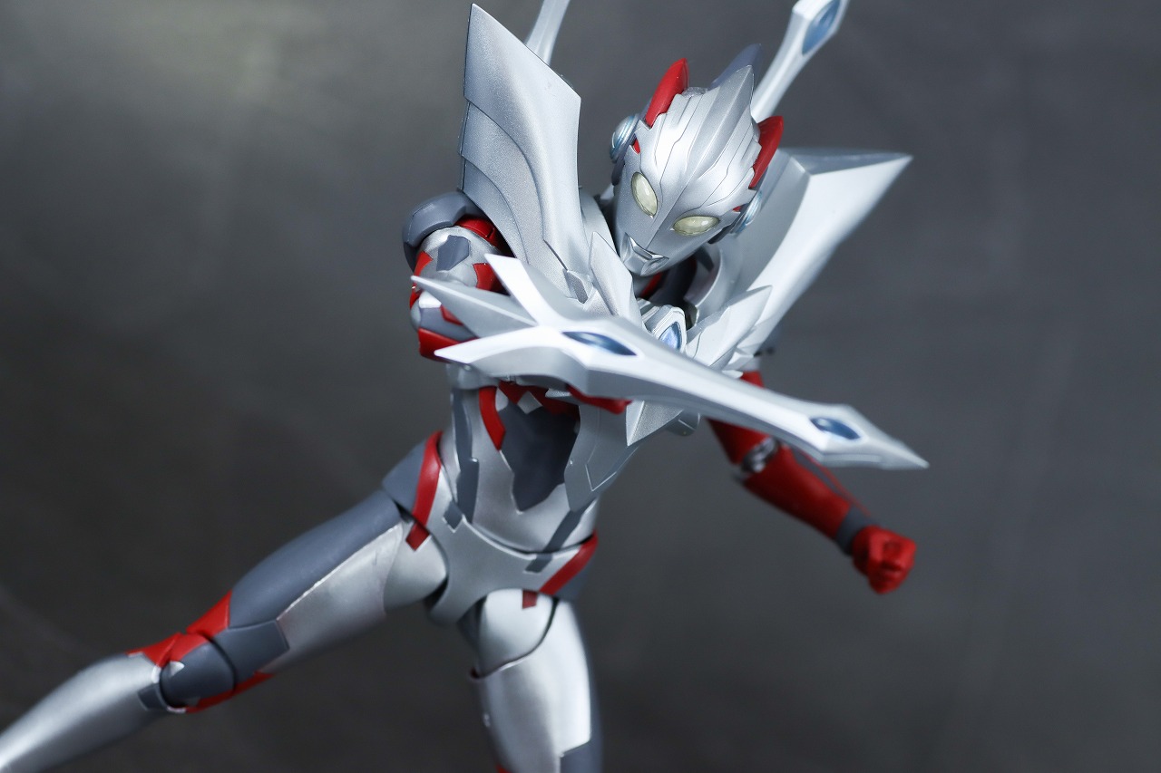 S.H.フィギュアーツ　ウルトラマンエックス（『ニュージェネレーション スターズ』Ver.）　レビュー　アクション　ウルトラマンゼロアーマー