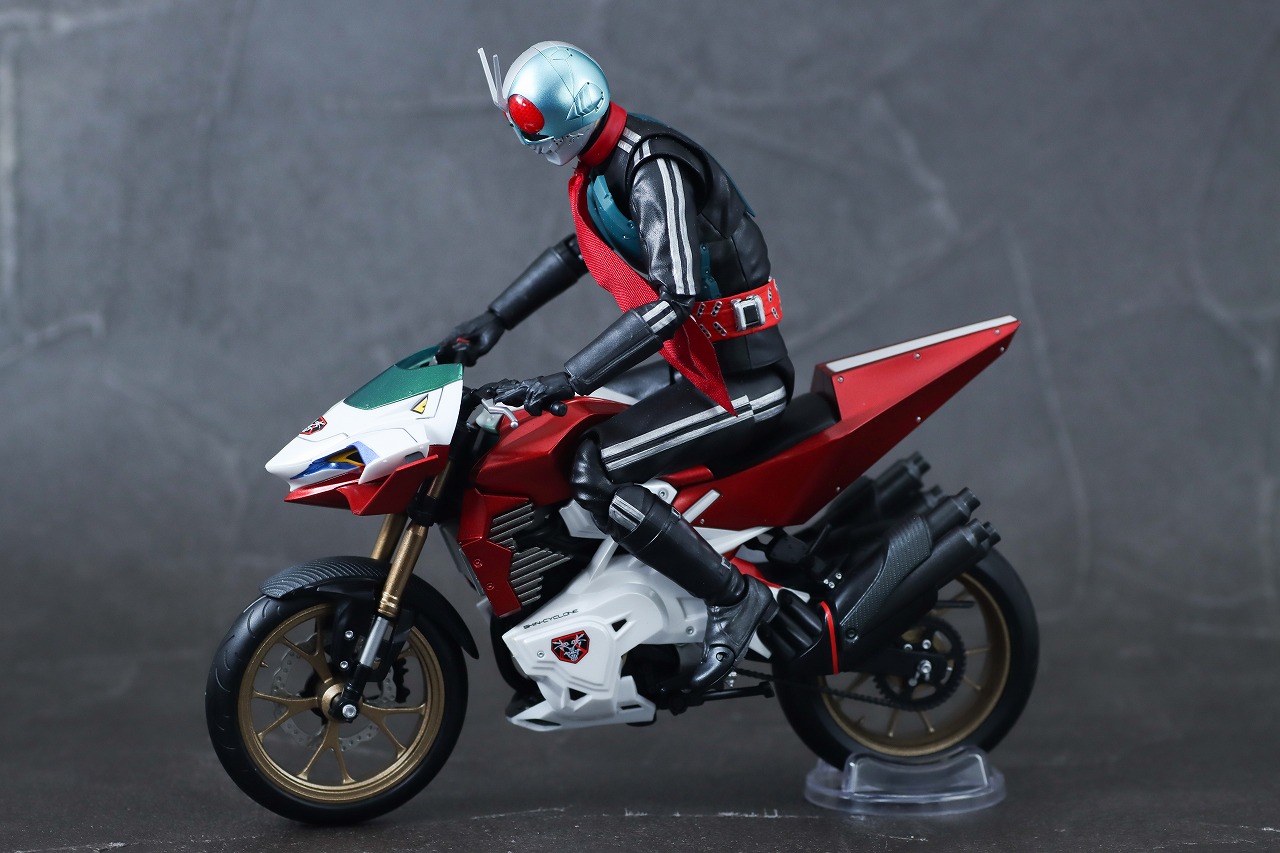 S.H.フィギュアーツ　シンサイクロン号（『シン・仮面ライダー』）　レビュー　本体　仮面ライダー第2＋1号