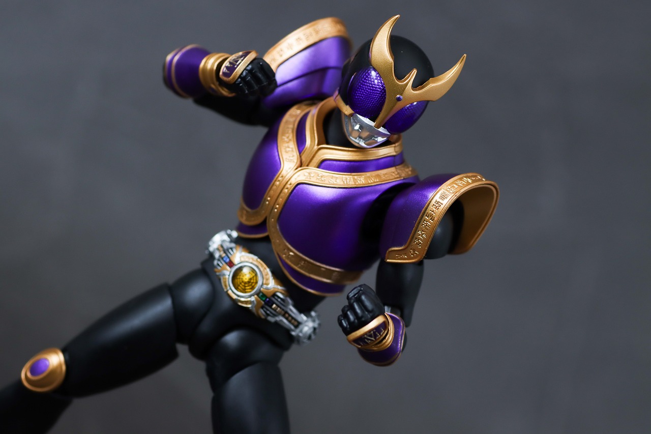 S.H.フィギュアーツ 真骨彫製法　仮面ライダークウガ ライジングタイタンフォーム　レビュー　アクション