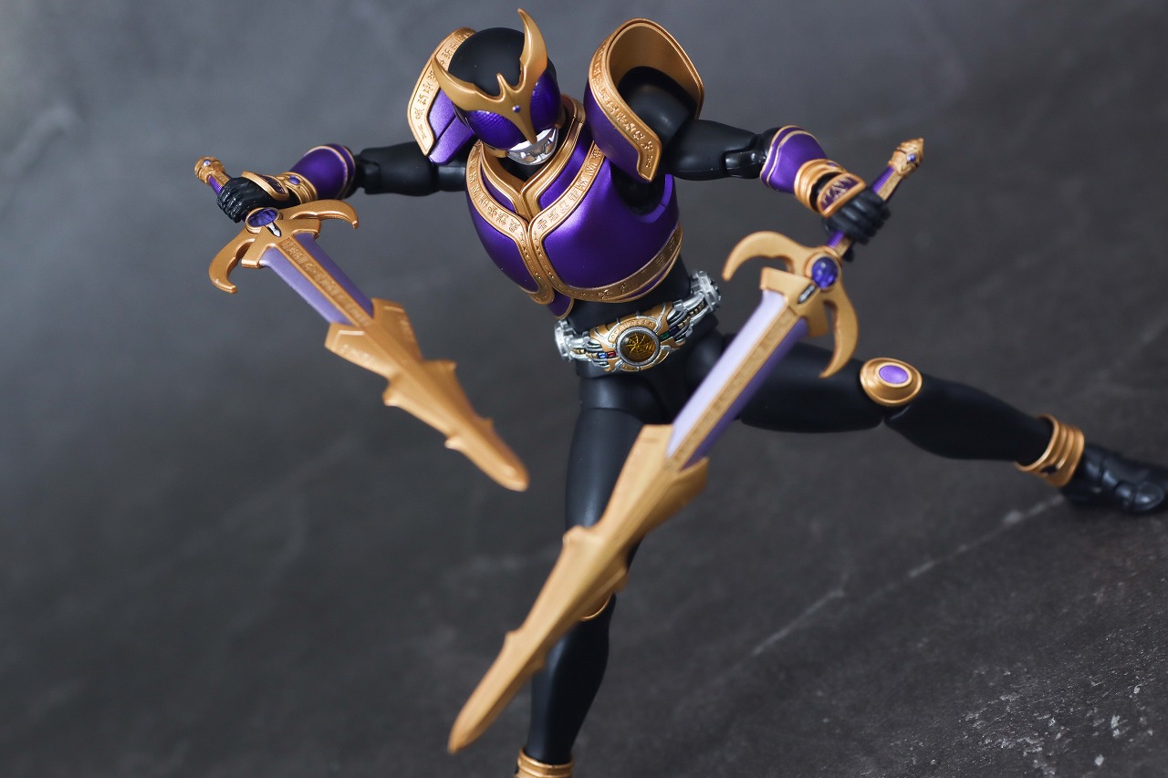 S.H.フィギュアーツ 真骨彫製法　仮面ライダークウガ ライジングタイタンフォーム　レビュー　アクション