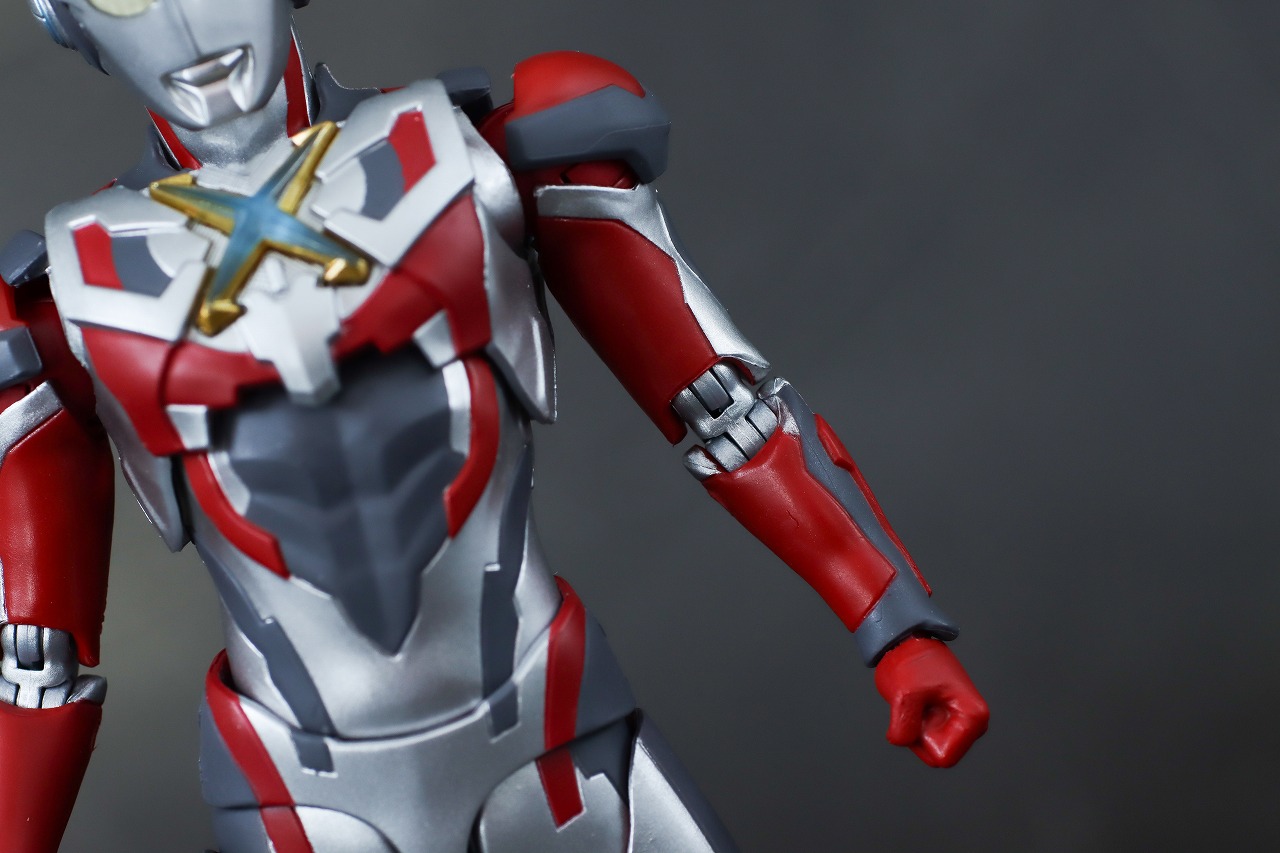 S.H.フィギュアーツ　ウルトラマンエックス（『ニュージェネレーション スターズ』Ver.）　レビュー　本体