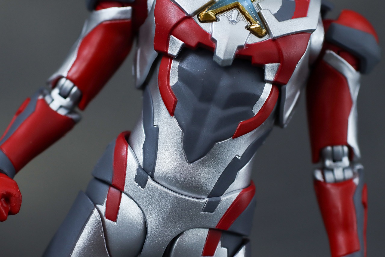 S.H.フィギュアーツ　ウルトラマンエックス（『ニュージェネレーション スターズ』Ver.）　レビュー　本体