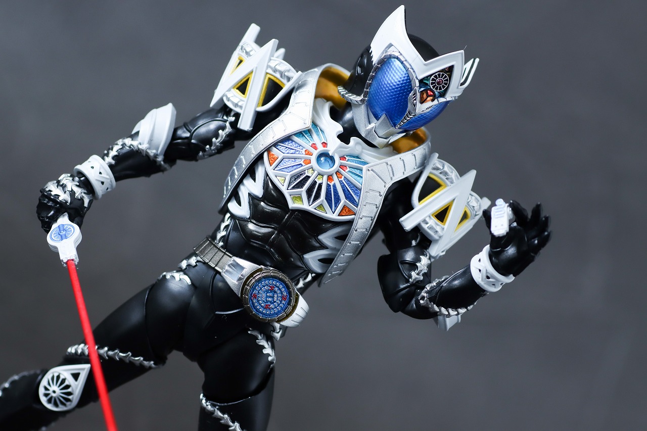 S.H.フィギュアーツ　仮面ライダーサガ　真骨彫製法　レビュー　アクション　