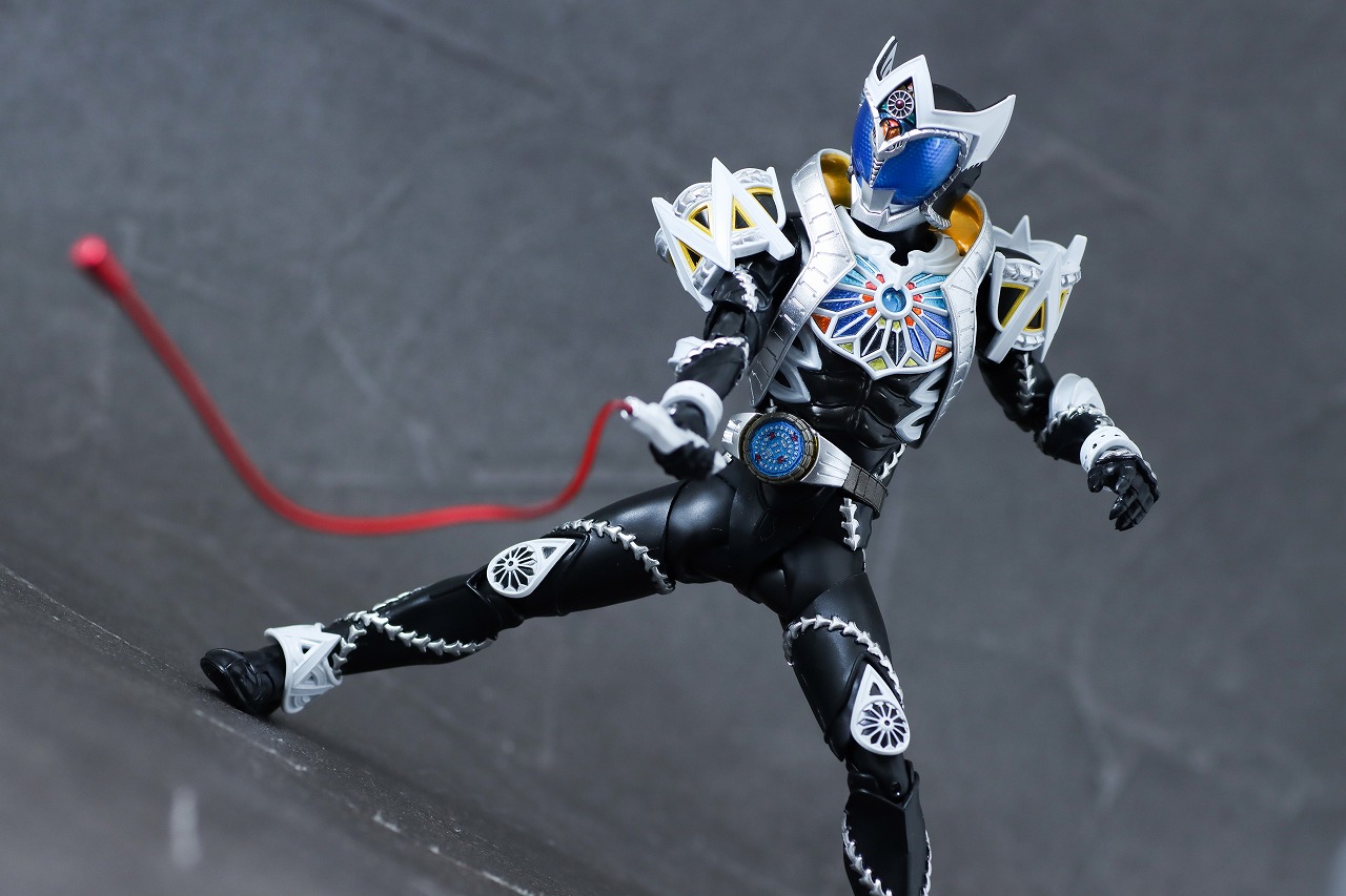 S.H.フィギュアーツ　仮面ライダーサガ　真骨彫製法　レビュー　アクション　