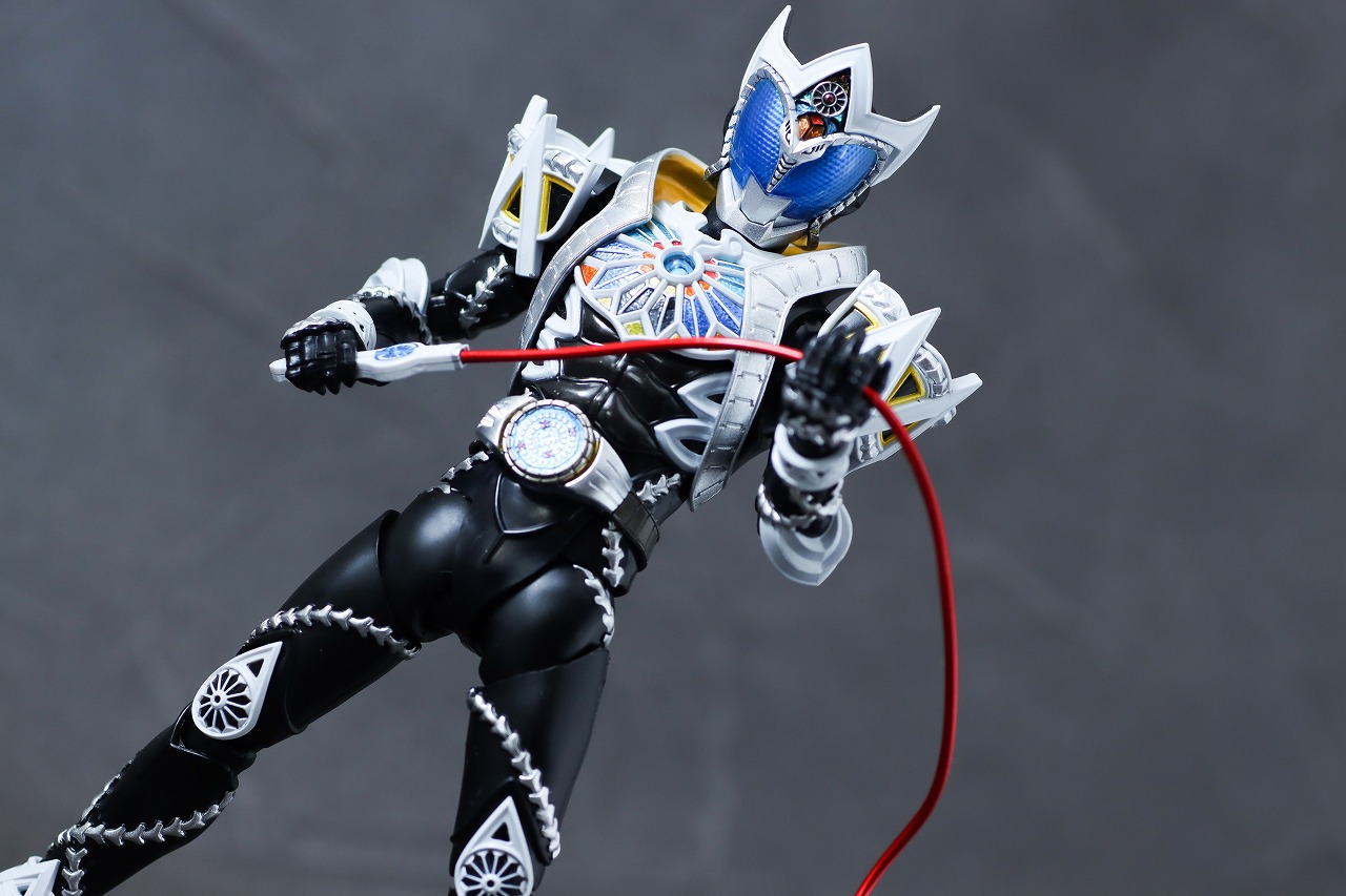 S.H.フィギュアーツ　仮面ライダーサガ　真骨彫製法　レビュー