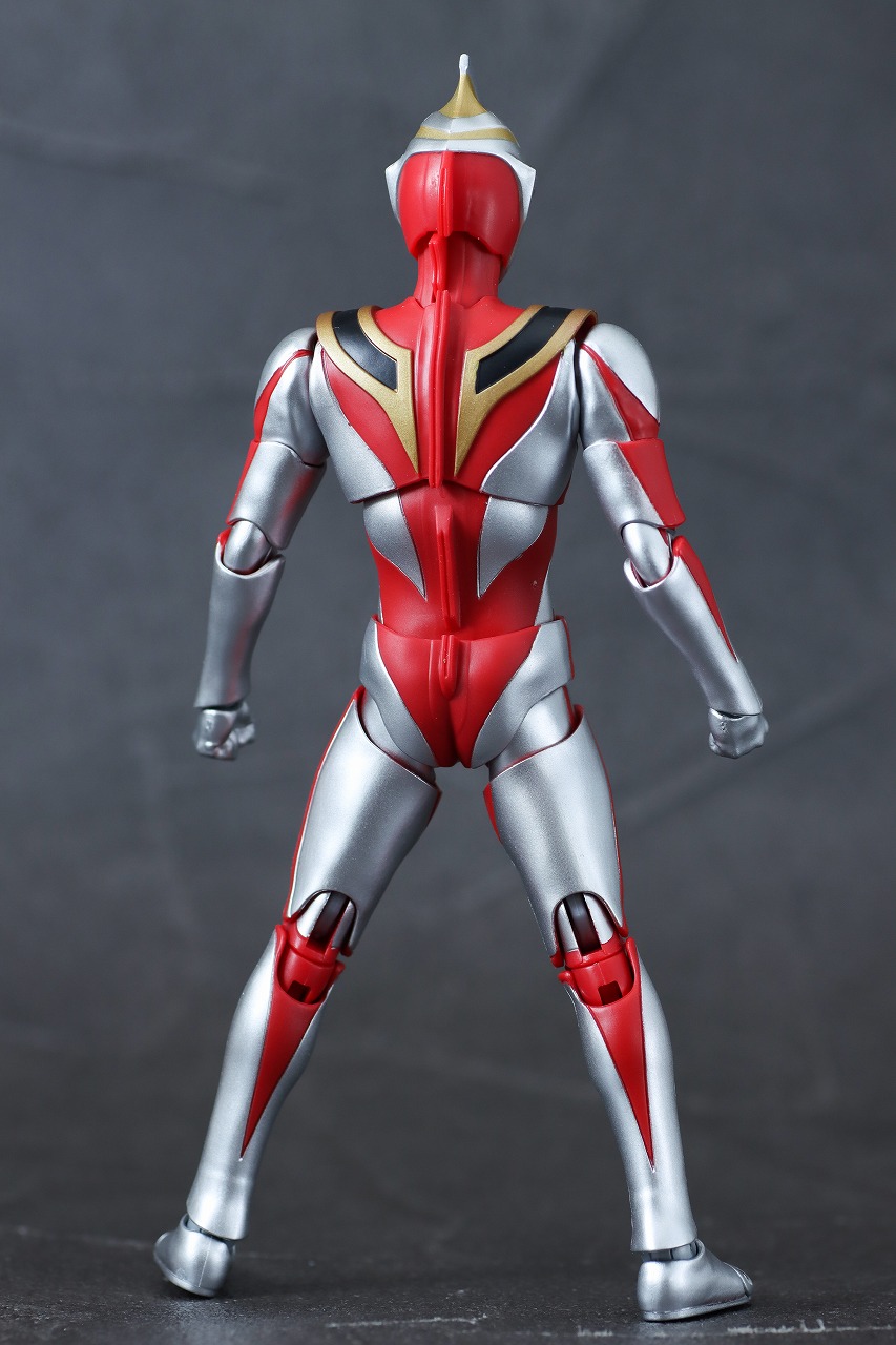 S.H.フィギュアーツ　ウルトラマンガイア V2　真骨彫製法　レビュー　本体