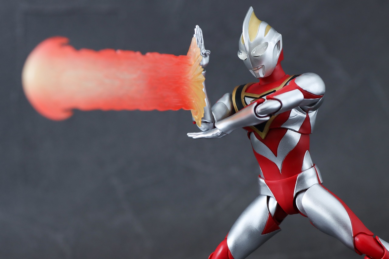 S.H.フィギュアーツ　ウルトラマンガイア V2　真骨彫製法　レビュー　アクション