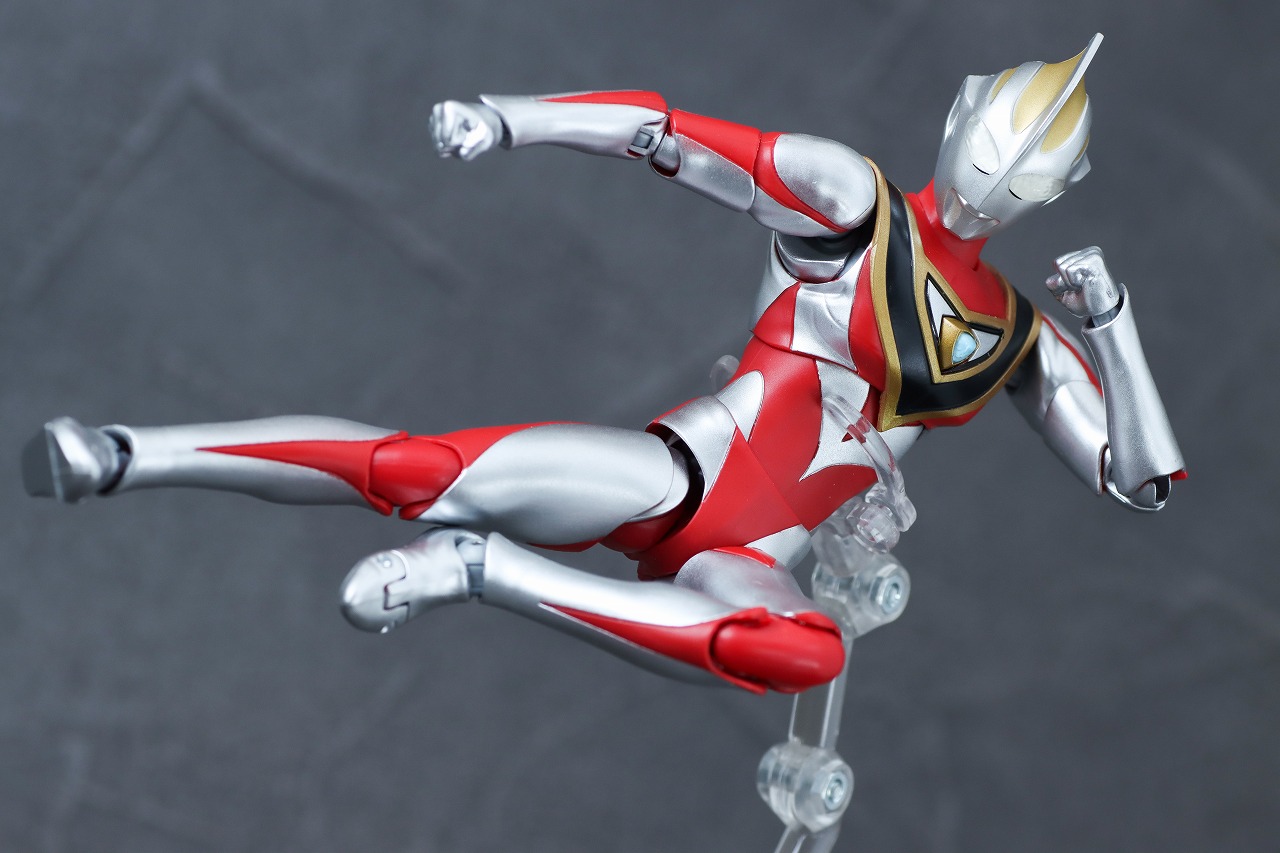 S.H.フィギュアーツ　ウルトラマンガイア V2　真骨彫製法　レビュー　アクション