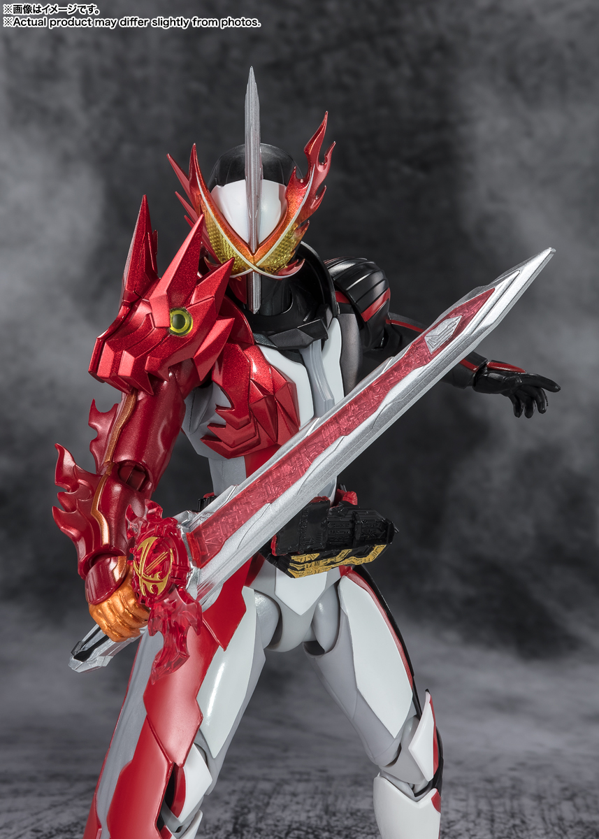 S.H.フィギュアーツ　仮面ライダーセイバー ブレイブドラゴン　Metallic Color Edition