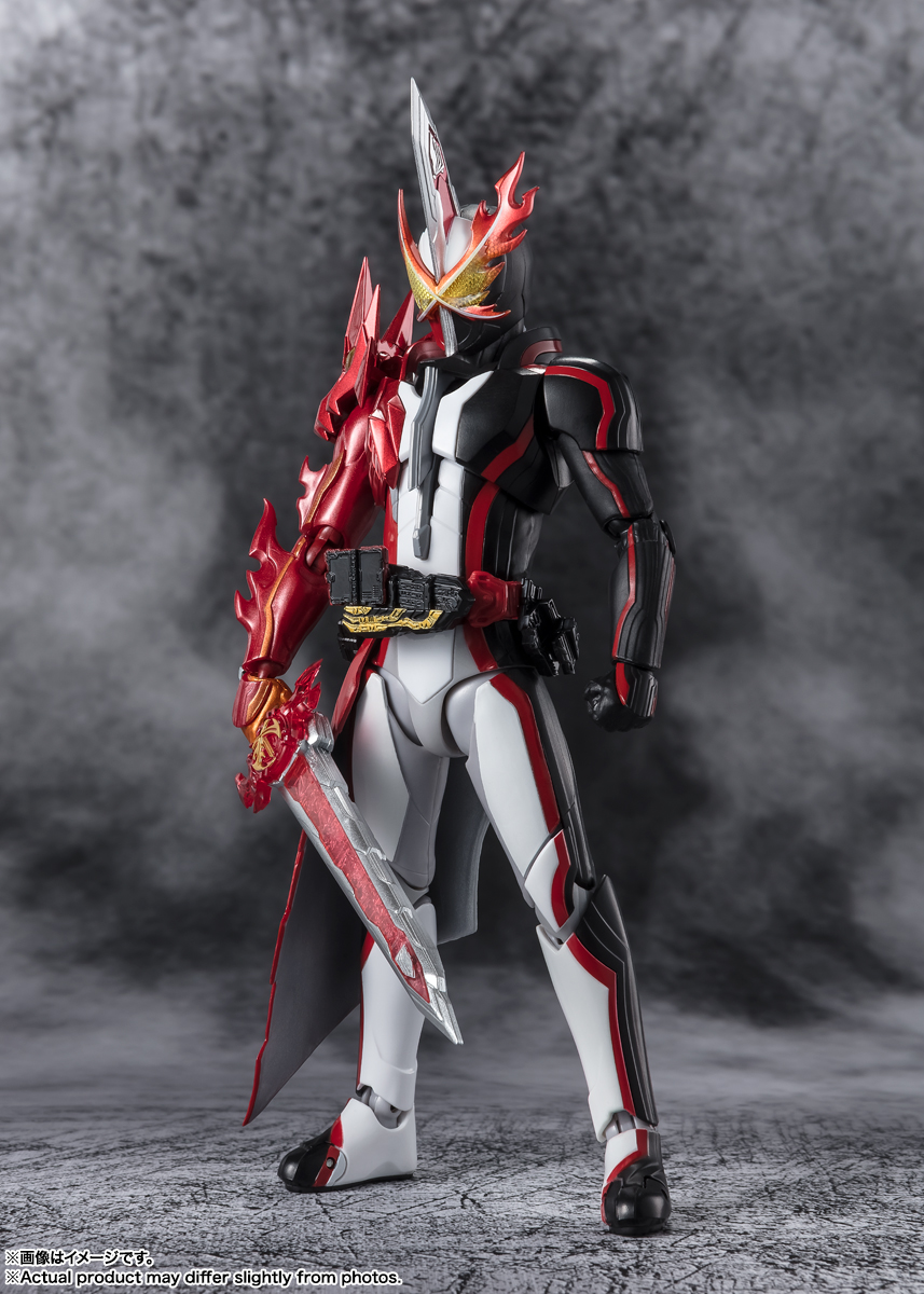 S.H.フィギュアーツ　仮面ライダーセイバー ブレイブドラゴン　Metallic Color Edition