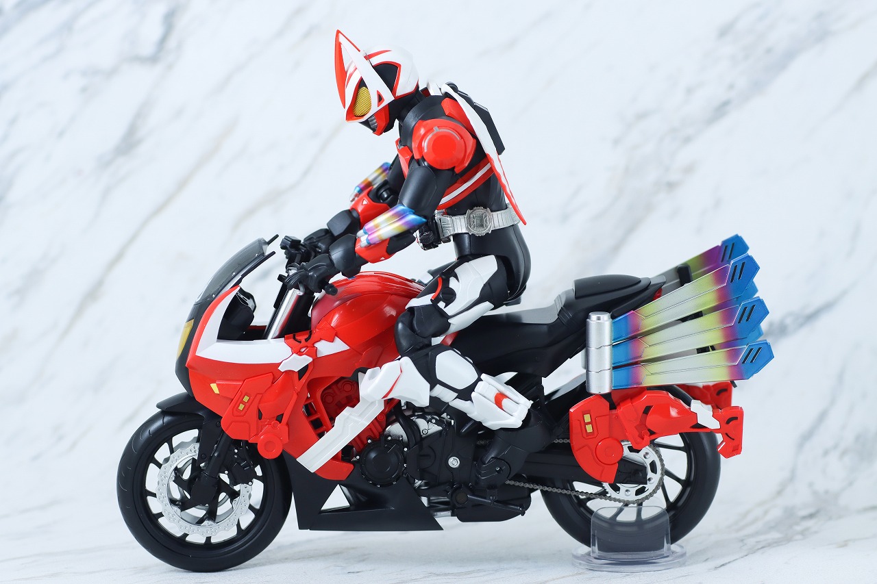 S.H.フィギュアーツ　ブーストライカー　レビュー　本体　仮面ライダーギーツ ブーストマグナムフォーム