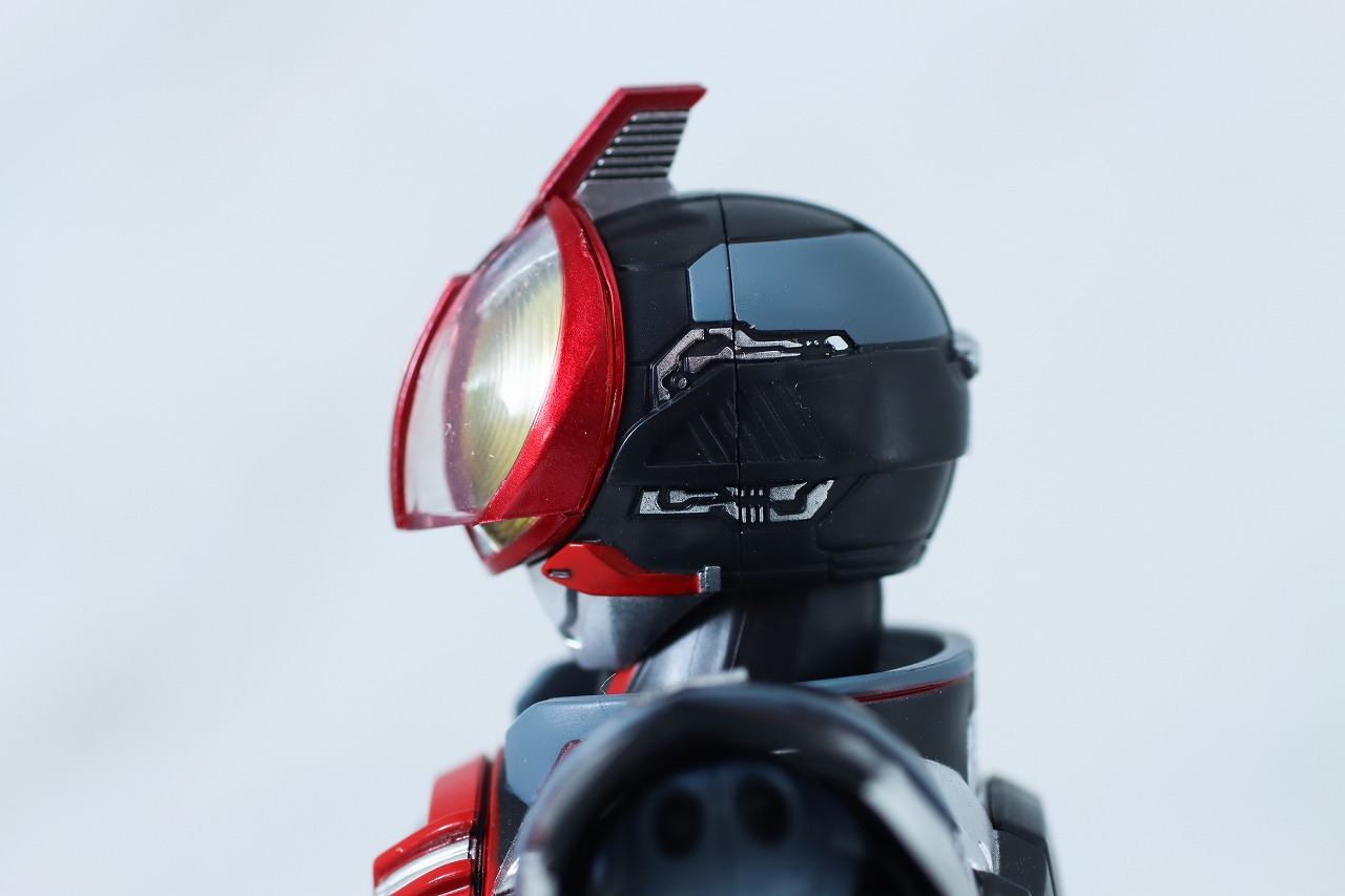 S.H.フィギュアーツ　仮面ライダーネクストファイズ　真骨彫製法　レビュー　本体