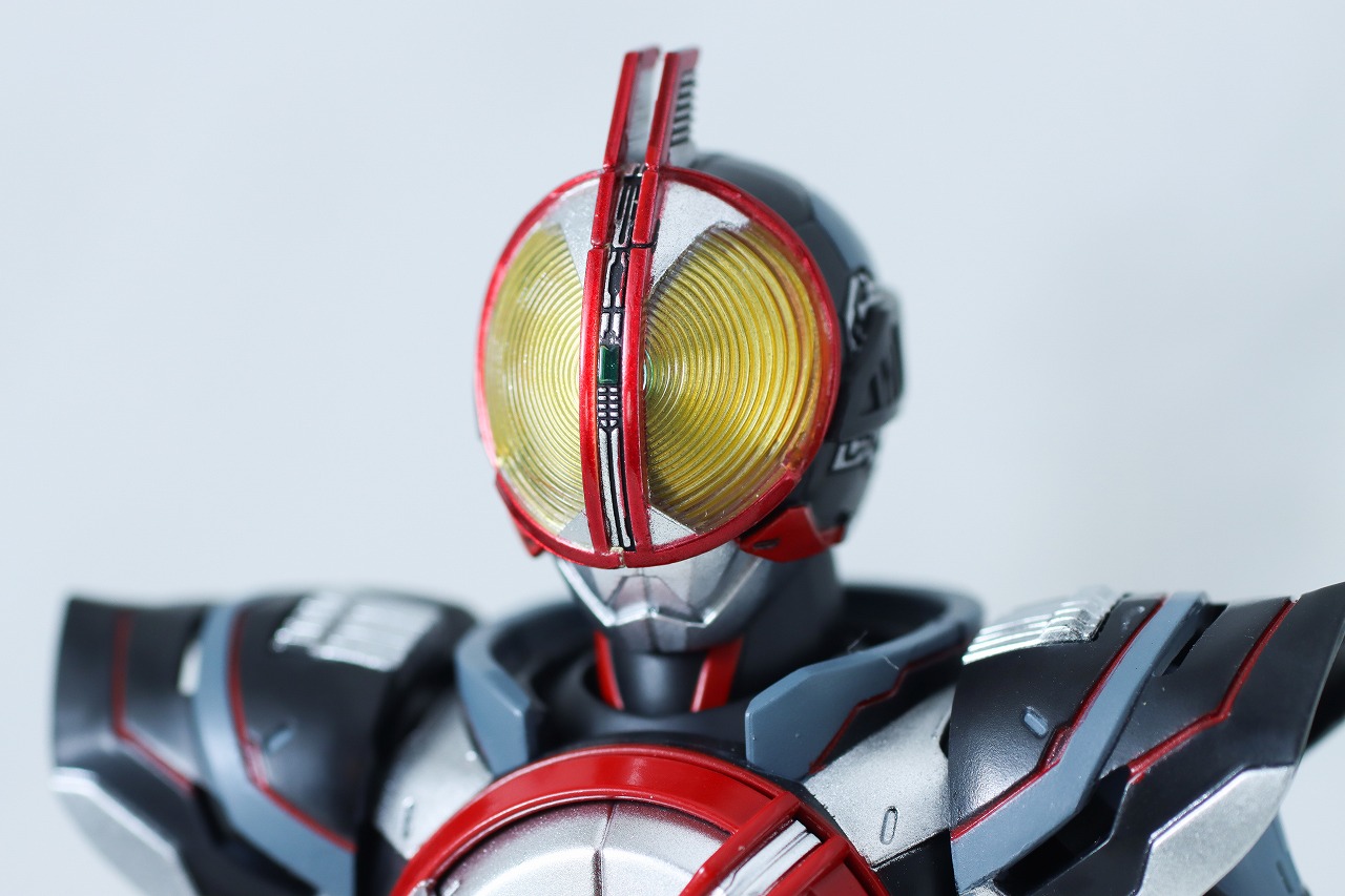 S.H.フィギュアーツ　仮面ライダーネクストファイズ　真骨彫製法　レビュー　本体