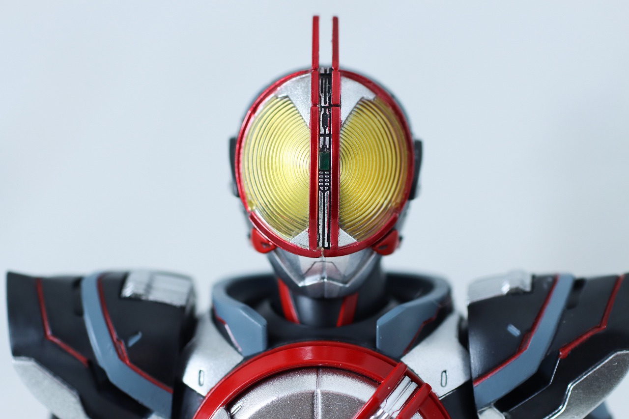 S.H.フィギュアーツ　仮面ライダーネクストファイズ　真骨彫製法　レビュー　本体