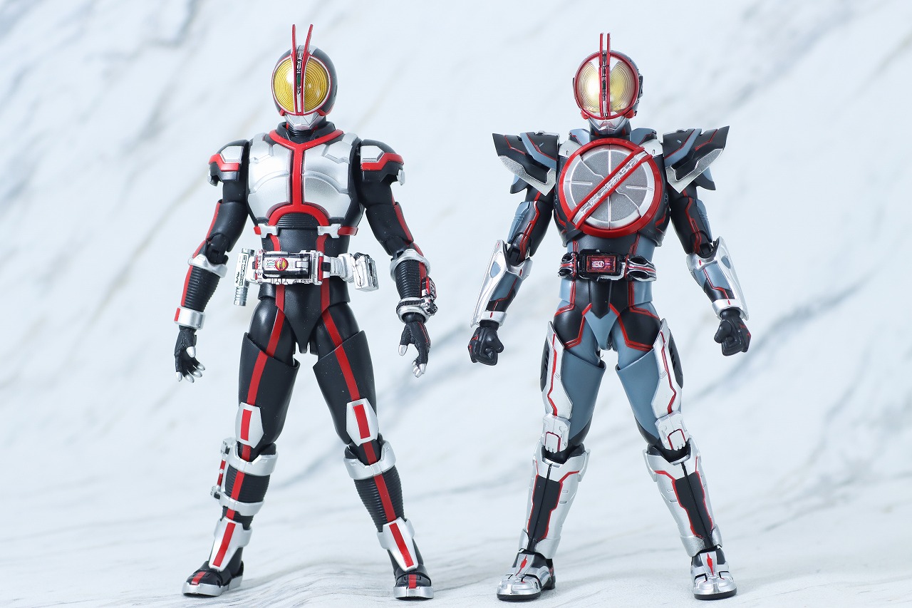 S.H.フィギュアーツ　仮面ライダーネクストファイズ　真骨彫製法　レビュー　本体　仮面ライダーファイズ　比較